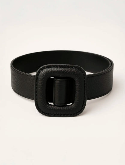 Cinturón de cuero artesanal negro para mujer de Shido, hebilla cuadrada grande forrada, accesorio de moda en Casa Precis.