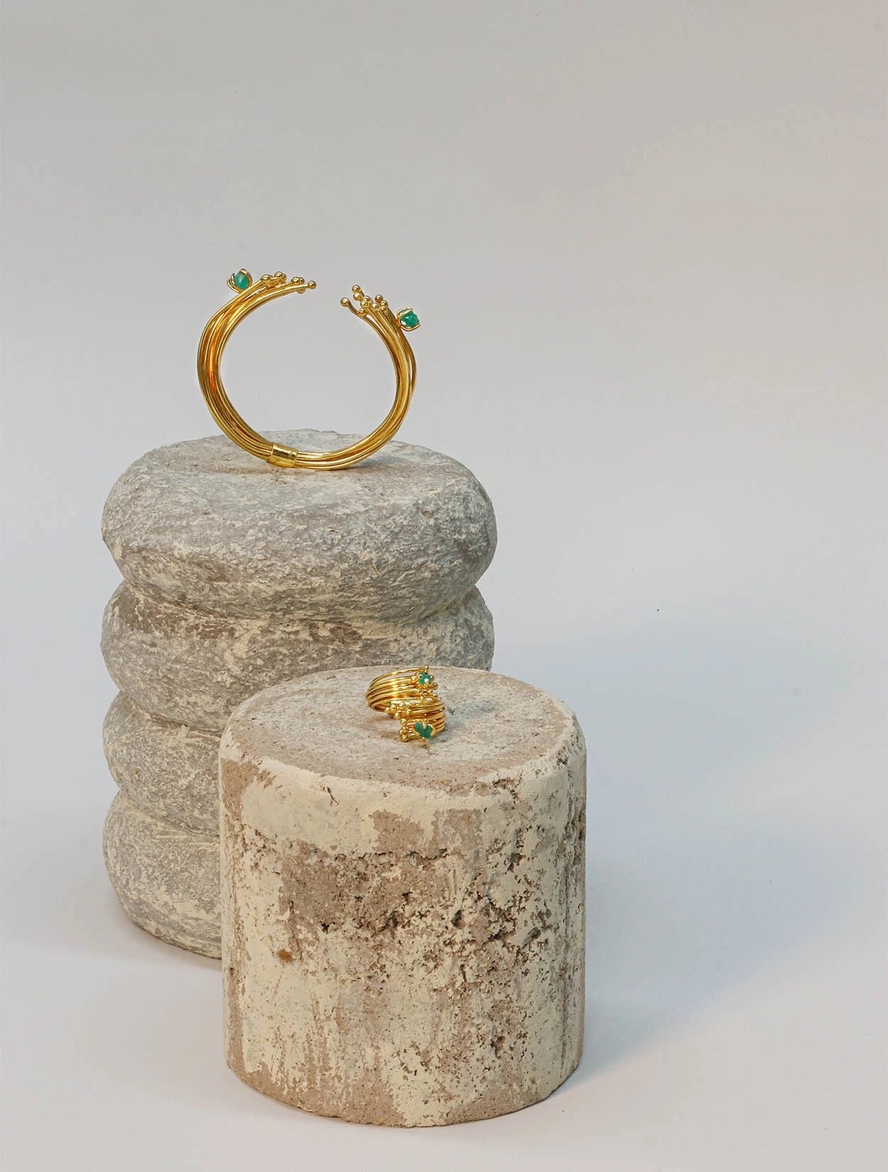 ANILLO GEO ESMERALDA