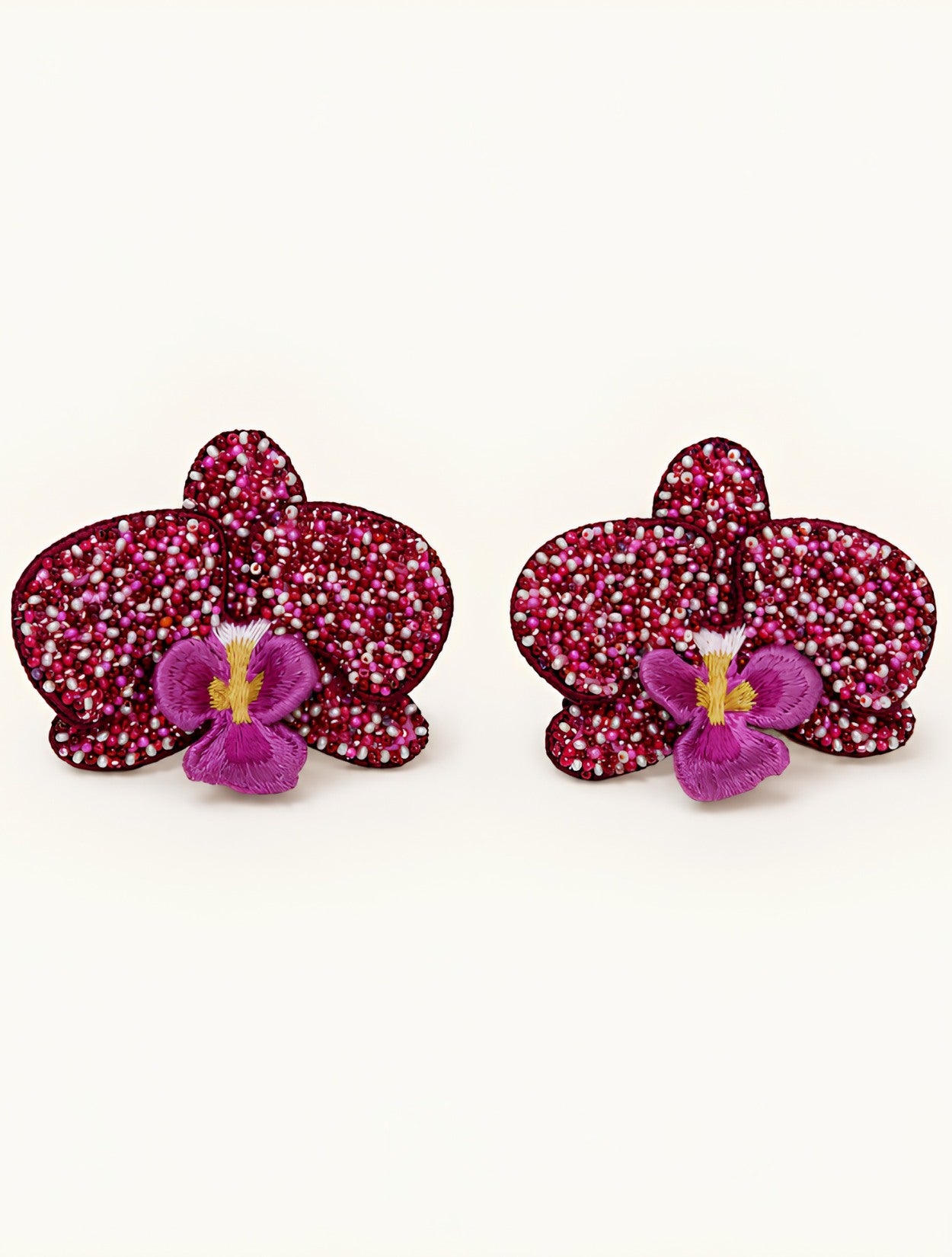 Aretes Orquídea Bordados a Mano | Joyería Artesanal