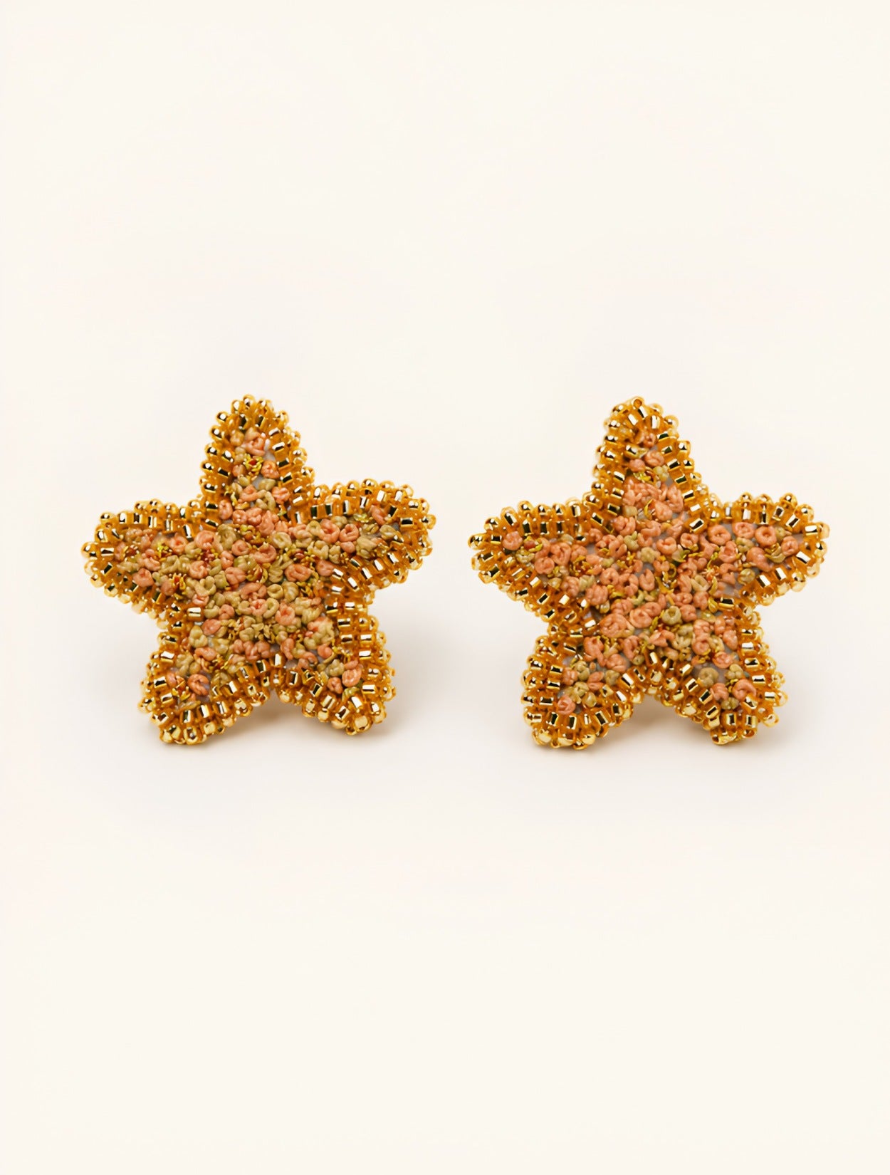 Aretes Mini Estrella de Mar Bordados | La Mansión Secreta