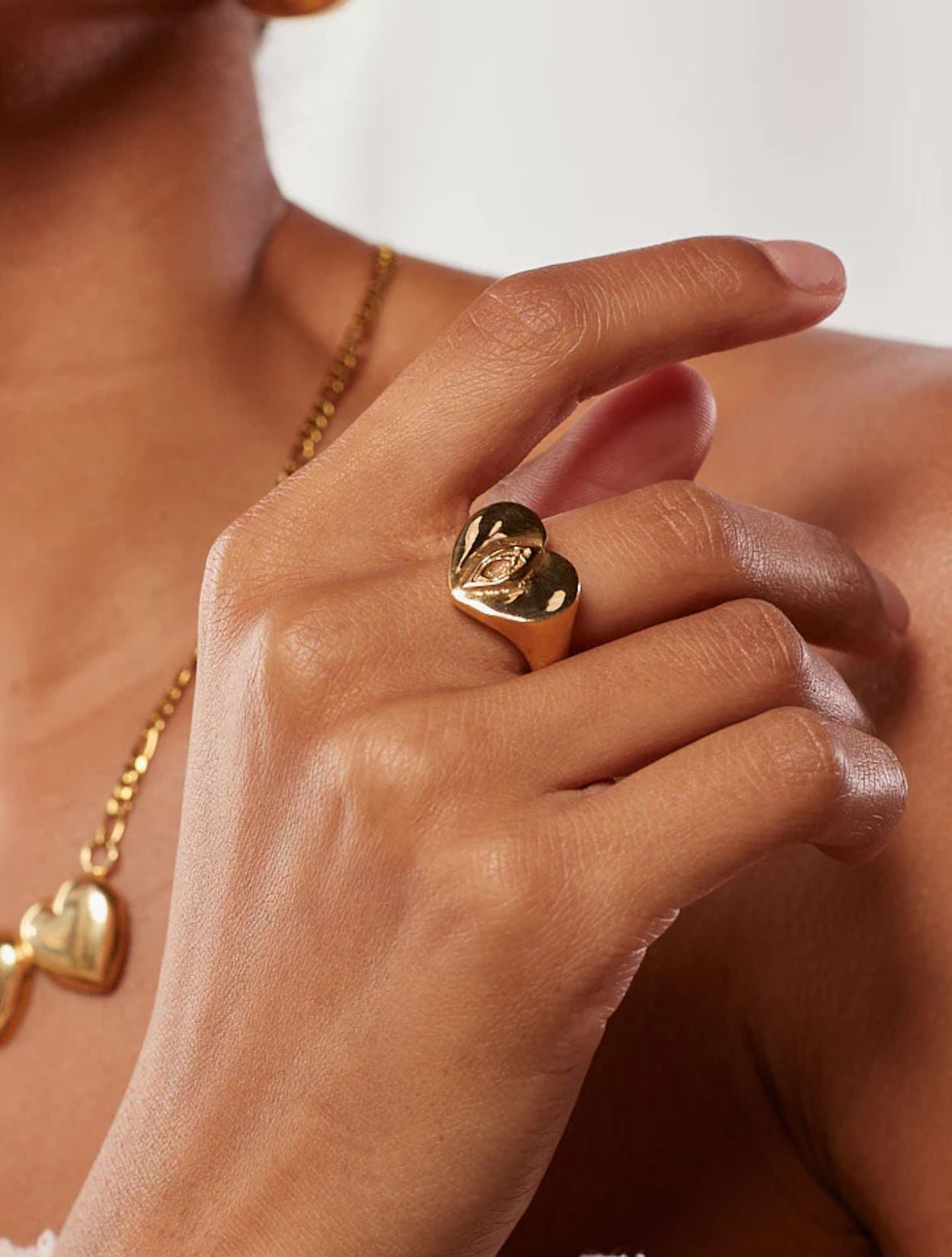 ANILLO CORAZÓN VULVA