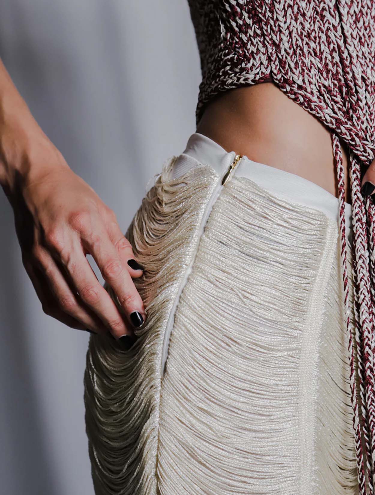 Bermuda Amari de Bless con pinzas frontales y talle alto para mujer – Moda colombiana de sastrería relajada | Casa Precis, Concept Store