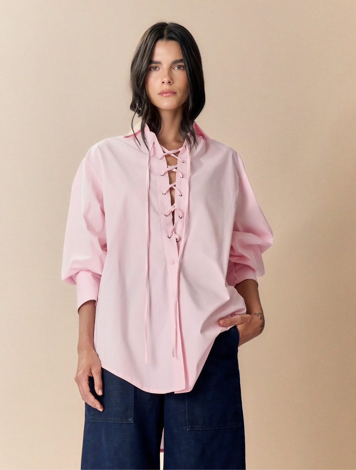 Camisa Anais | Algodón Rosa con Cierre Corset