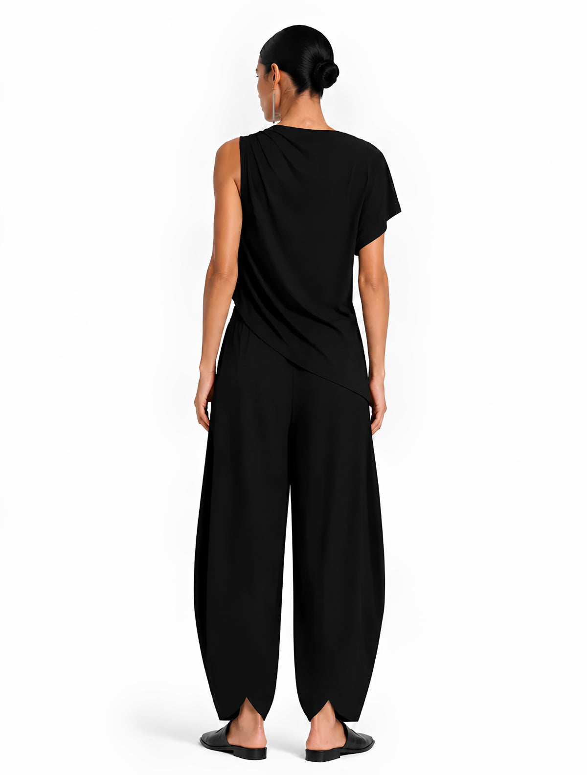 Asymmetric Blouse | Blusa Drapeada de Cuello Alto Negra
