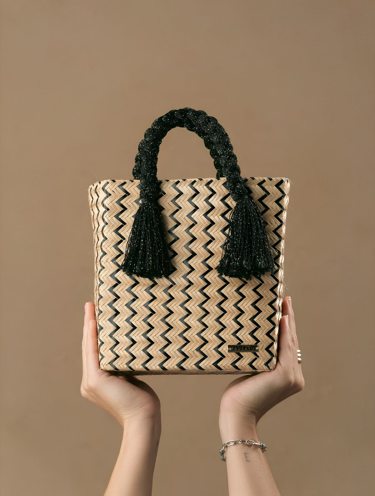 Bolso Victoria Negro | Bolso Femenino Tejido  de Diseño Colombiano | Pausayu