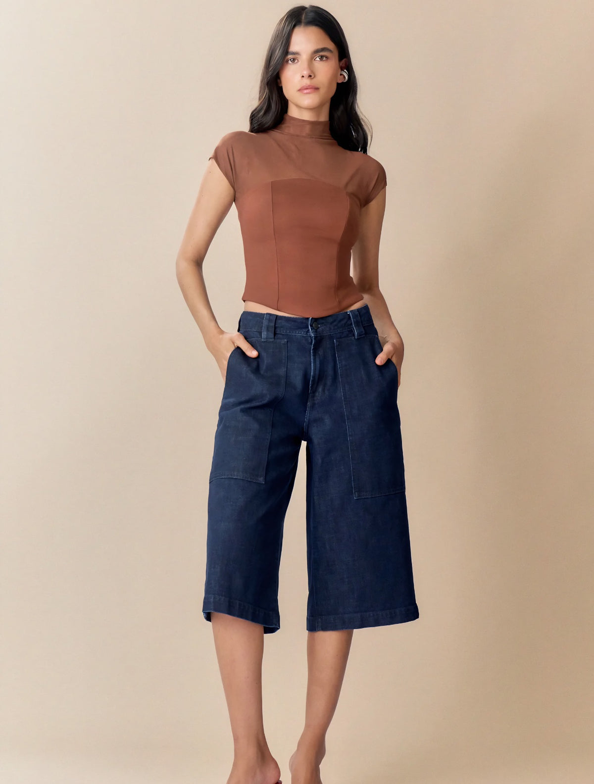 Top Retro Chic Café | Crop Top Cuello Tortuga