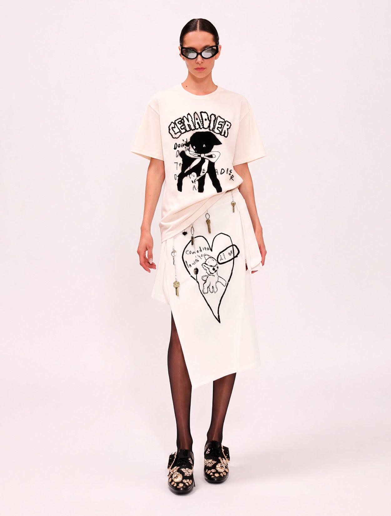 CAMISETA LAMB EN BLANCO Y NEGRO