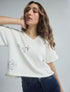Camiseta en algodón marfil con bordado Feel Like Home para mujer – Juliana Sanchez | Casa Precis, Concept Store