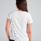 Camiseta en algodón marfil con bordado Made of Love para mujer – Juliana Sanchez | Casa Precis, Concept Store. Tercer plano.