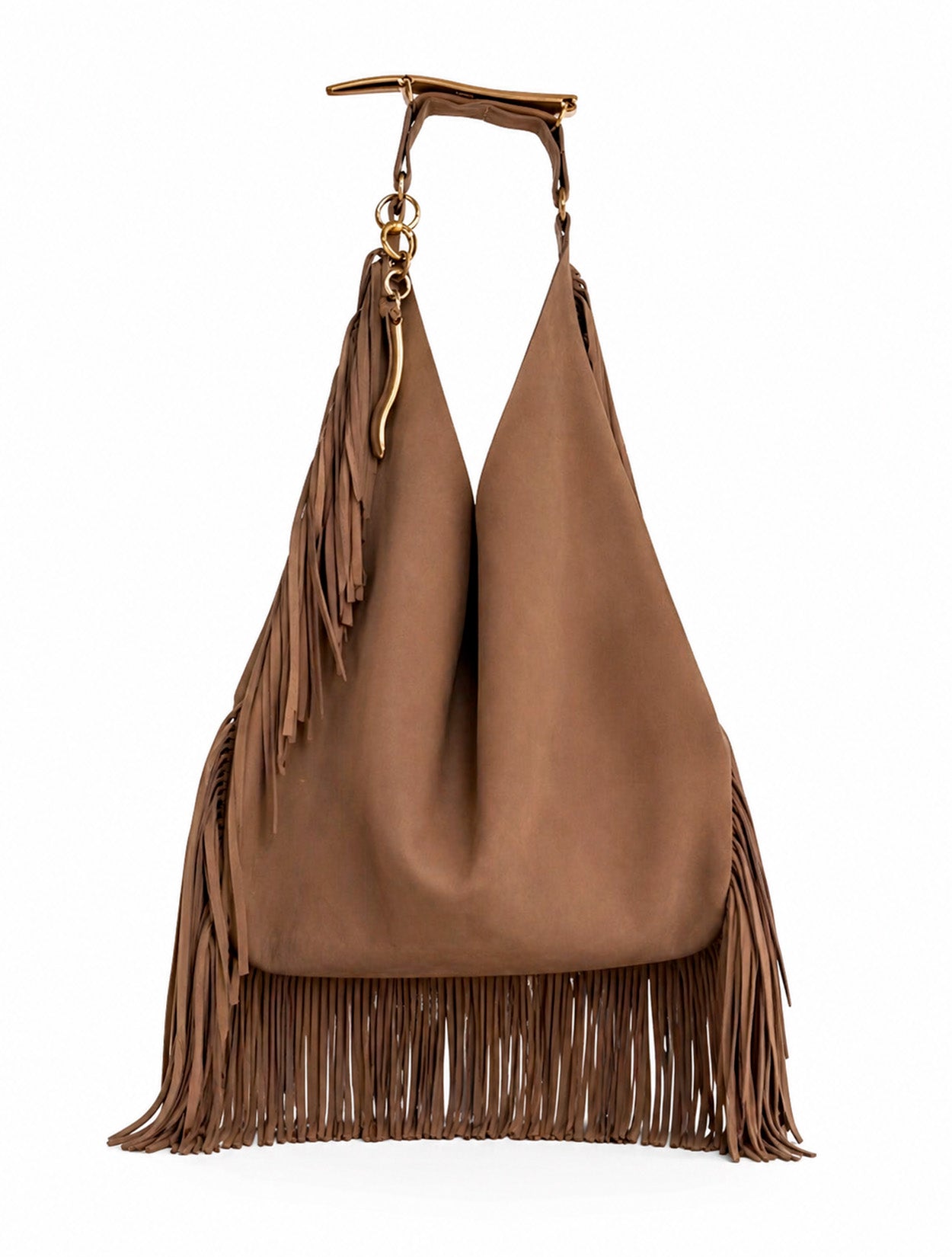 Cartera tipo Hobo Agatha de la marca Legado confeccionada en gamuza color taupé con exuberantes flecos y herrajes dorados. Presentación frontal sobre fondo blanco – Marroquinería de lujo y diseño artesanal colombiano | Casa Precis, Concept Store