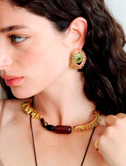 Collar Ojos Cerrados Terracota | Joyería Contemporánea | Sara y Flora
