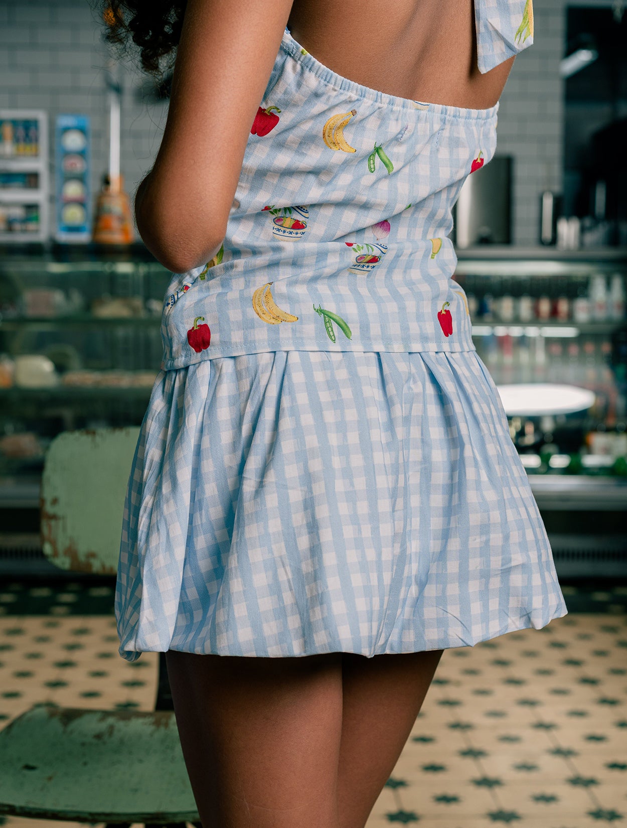 Set del Día de Wacky con gráfico frontal exclusivo y silueta relajada para mujer – Moda colombiana creativa | Casa Precis, Concept Store 