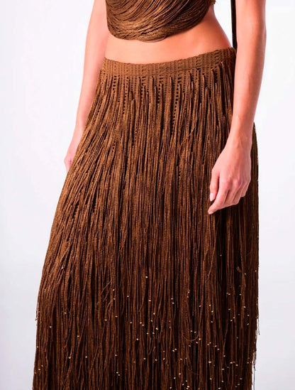 Falda Athos de Bless en color bronce satinado con silueta fluida y corte midi para mujer – Moda colombiana de lujo minimalista | Casa Precis, Concept Store