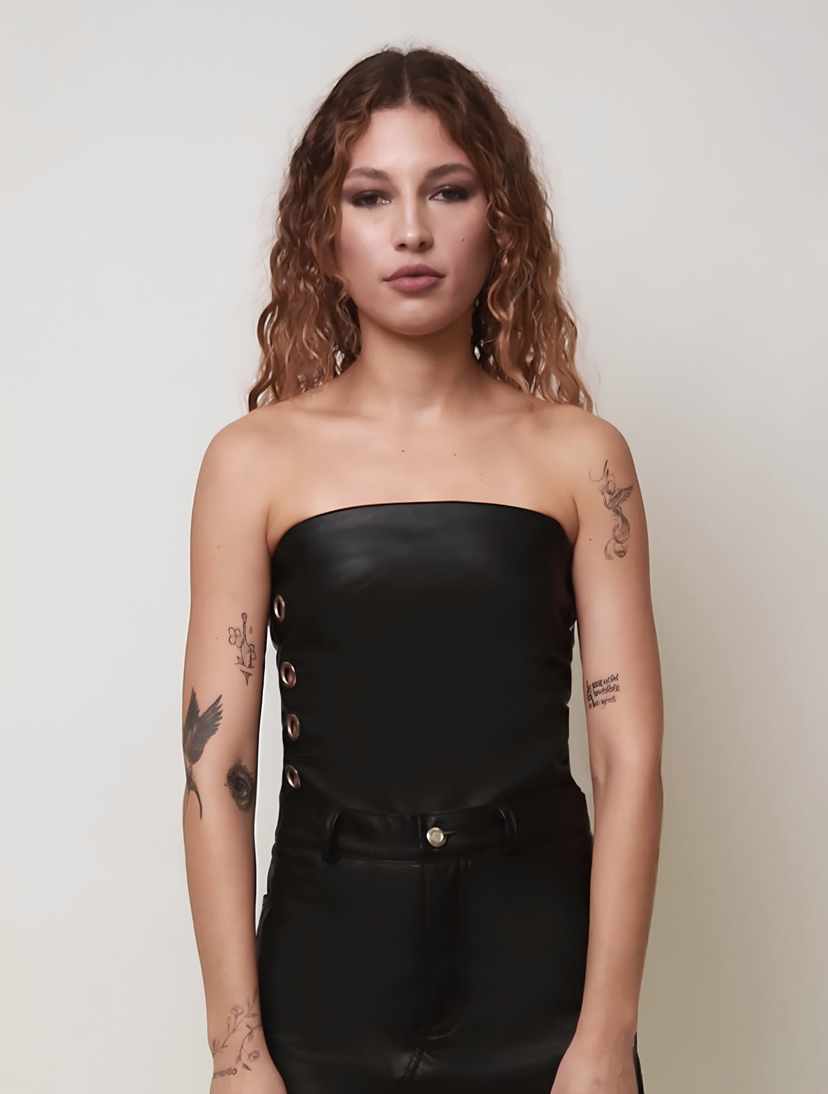 War Dance Top | Strapless de Cuero Falso Negro