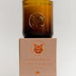 Vela artesanal aromática Lavanda Musk de la marca colombiana Gandha. Objeto original de lujo colombiano y esencia de marcas colombianas para el hogar, disponible en nuestra concept store de bienestar.