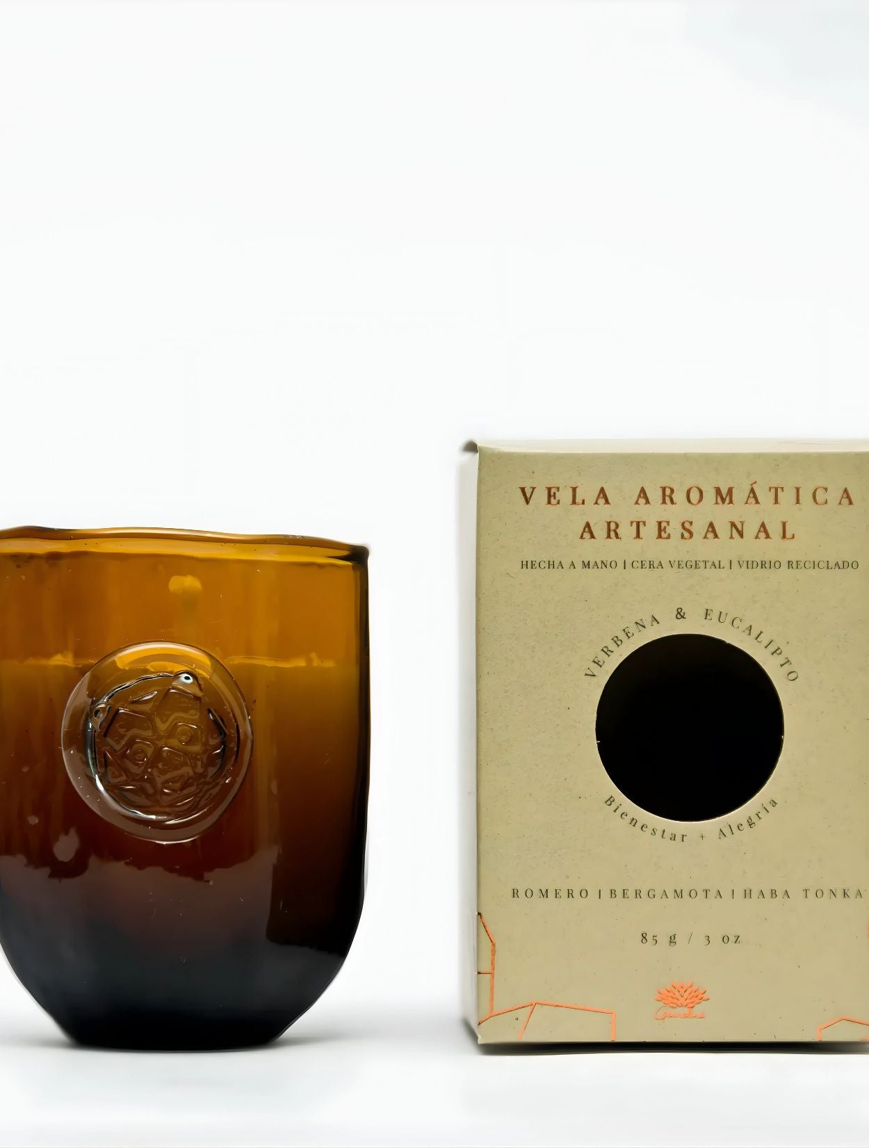 Vela artesanal aromática Verbena & Eucalipto de 85gr de la marca colombiana Gandha. Objeto original de lujo colombiano y esencia de marcas colombianas para el hogar, disponible en nuestra concept store de bienestar.