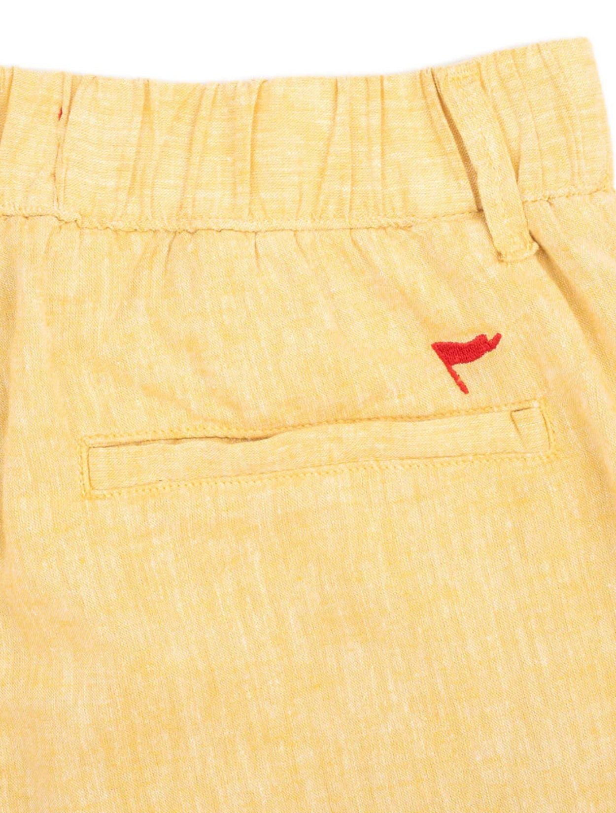 Bermuda de lino premium en color amarillo de la marca Red Flag – Ropa de verano de lujo y diseño de autor hecho en Colombia | Casa Precis, Concept Store