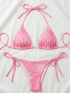 Bikini de dos piezas Bandana Pink de la marca Flor Amazona con estampado gráfico rosa de diseño de autor – Vestido de baño de lujo hecho en Colombia | Casa Precis, Concept Store