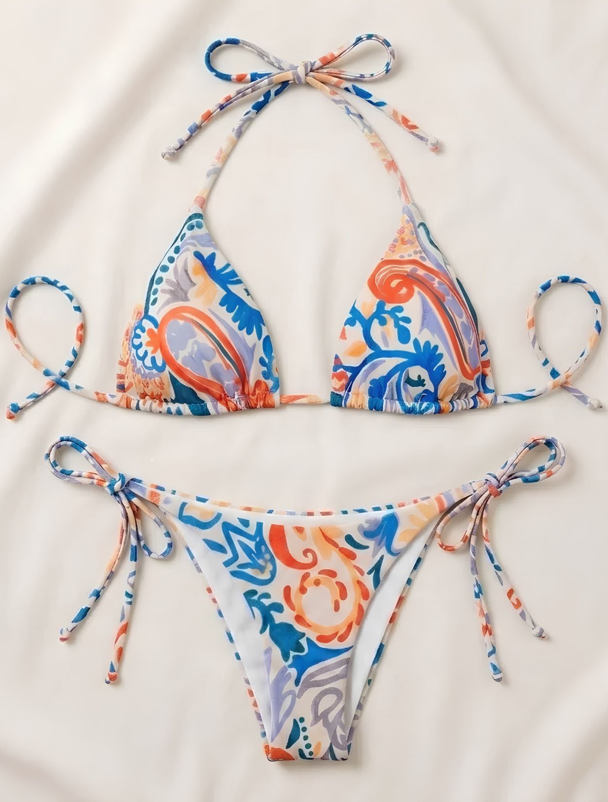Bikini de dos piezas Azulejos Colors de la marca Flor Amazona con estampado multicolor inspirado en mosaicos artísticos de diseño de autor – Vestido de baño de lujo hecho en Colombia | Casa Precis, Concept Store