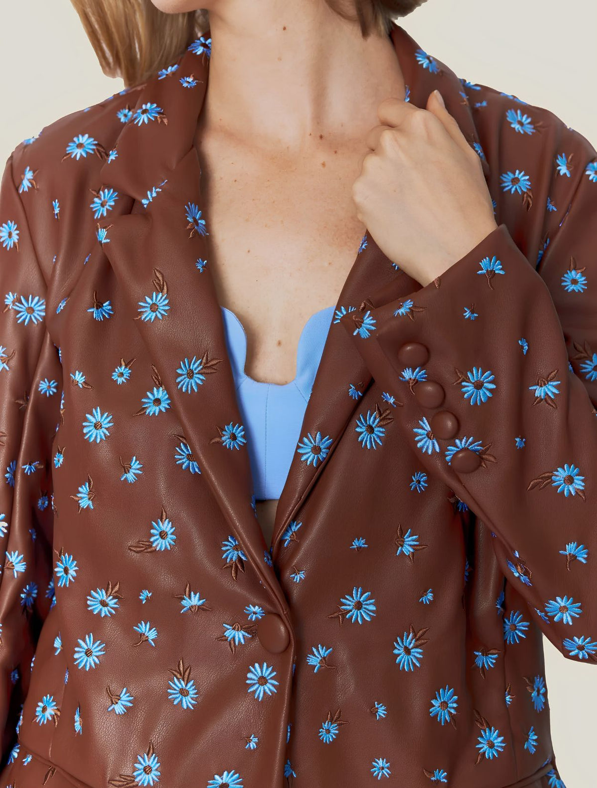 Embroidered Brown & Blue Blazer | Blazer Bordado Marrón y Azul | The Good Neighbor