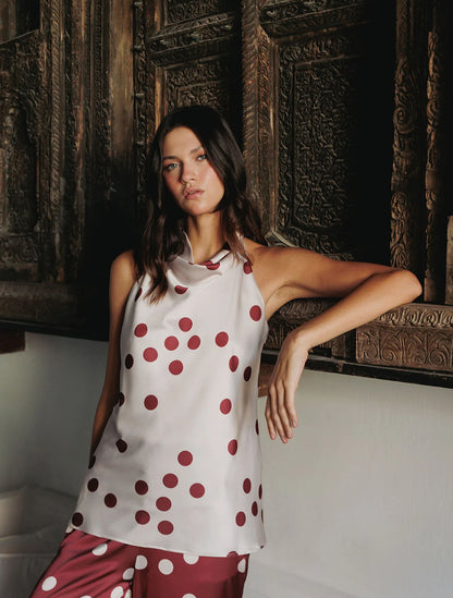Blusa de seda pura con cuello alto y estampado de bolas de la marca Diana Buelvas – Moda colombiana de lujo contemporáneo y diseño atemporal | Casa Precis, Concept Store