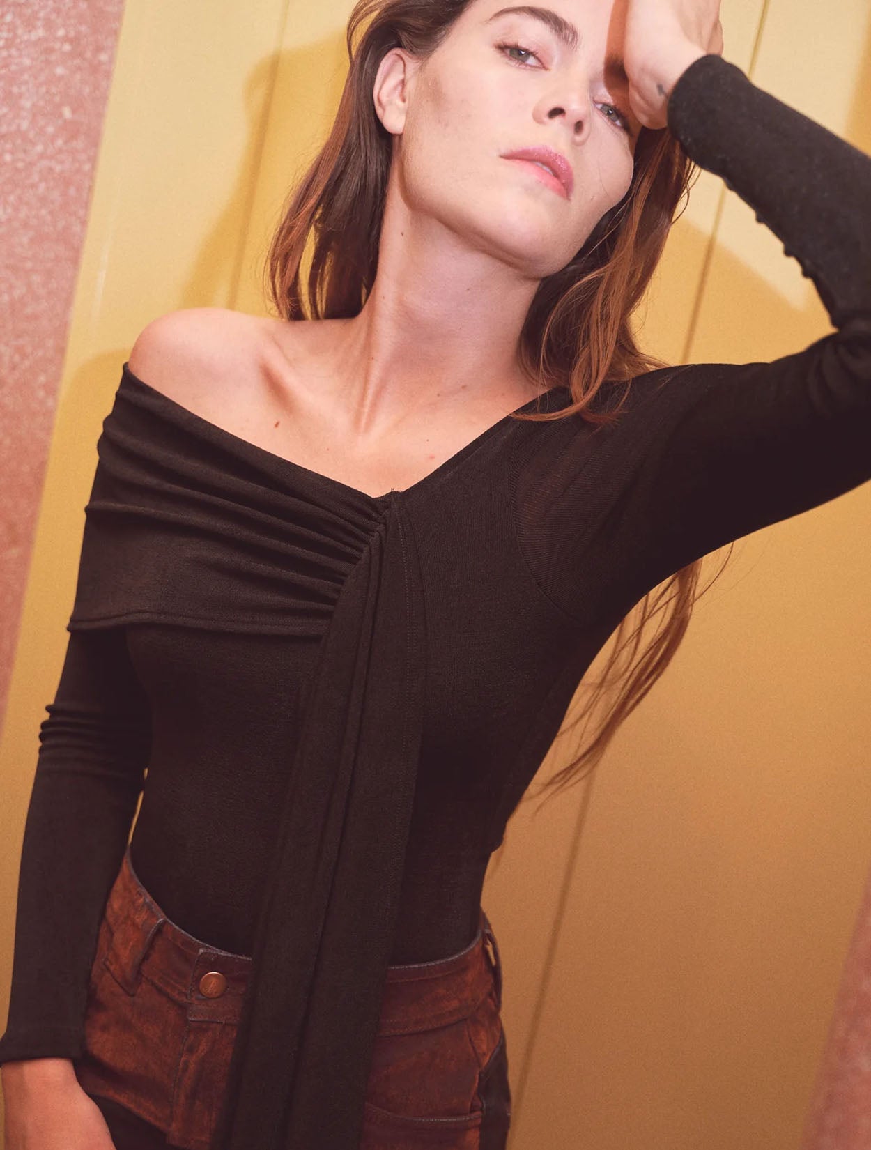 Eclipse Body de Silueta Asimétrica y Diseño de Autor en Texturas Contrastantes de la marca colombiana Juliamar x Casa Precis, Concept Store