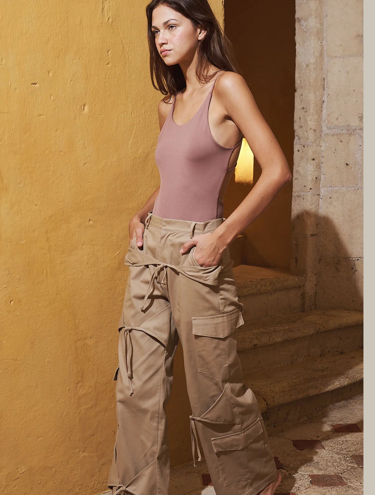 Body de diseño con escote halter modelo Solana de la marca Juliamar – Ropa de lujo contemporáneo y diseño de autor hecho en Colombia | Casa Precis, Concept Store