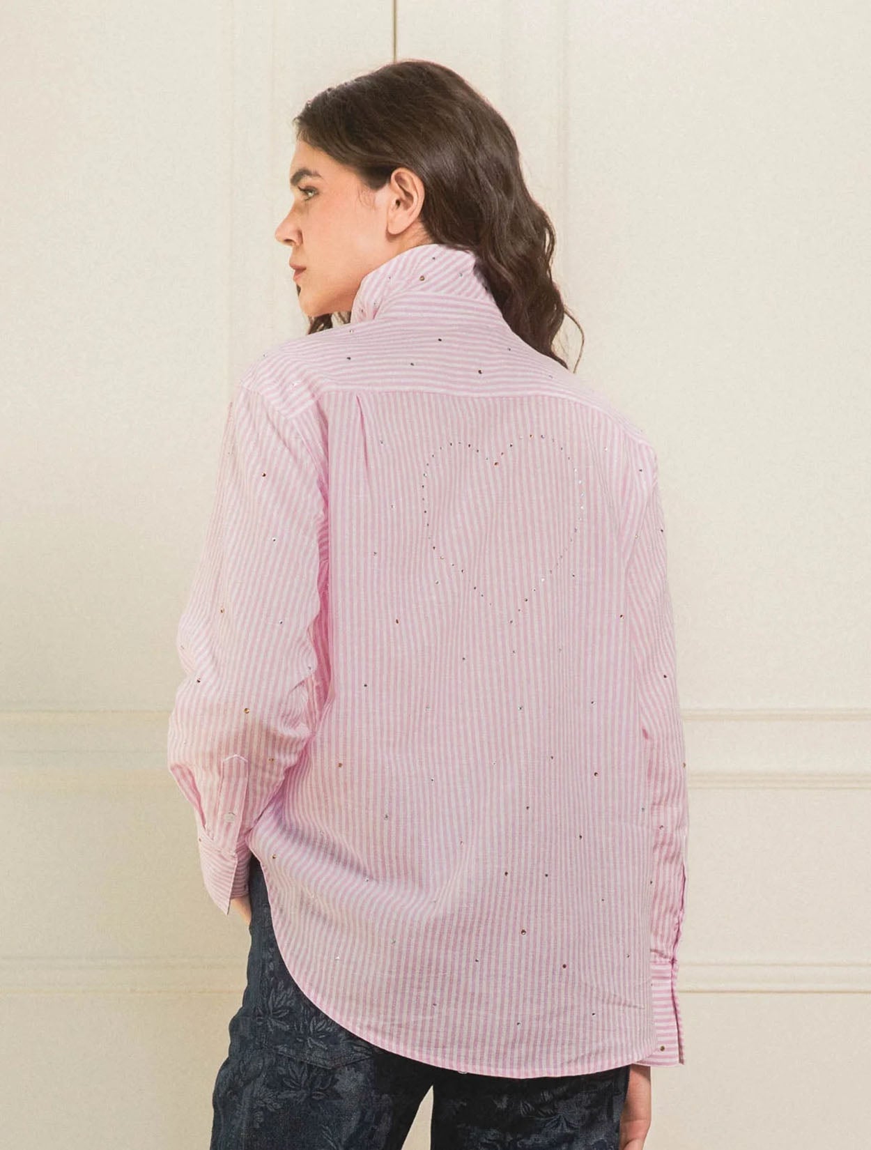 Camisa Shiny Heart Hot Pink | Ropa de Mujer Slow Fashion Cristales Artesanal Colombiana x Flow Inspire Us x Casa Precis