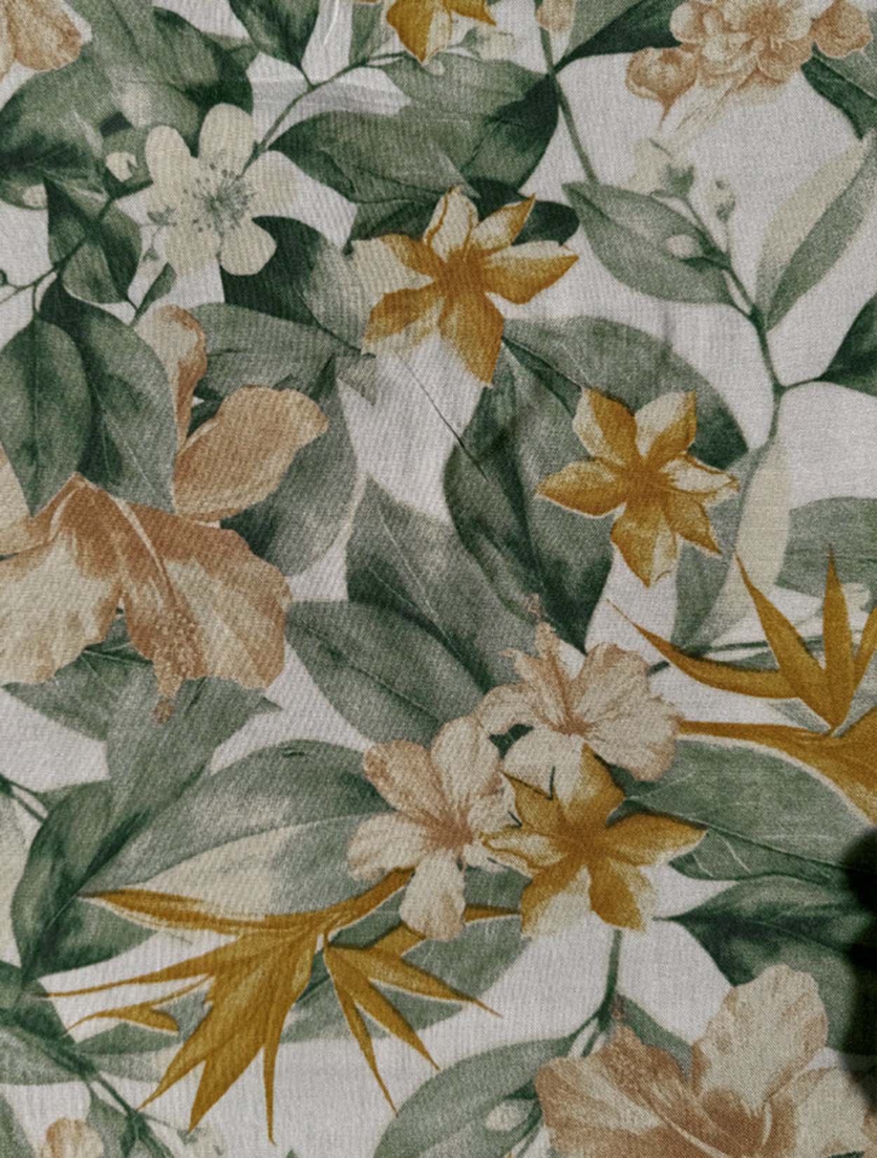 Camisa con estampado de aves y flores exóticas modelo Aves del Paraíso de la marca Pardo – Moda de lujo contemporáneo y diseño de autor hecho en Colombia | Casa Precis, Concept Store