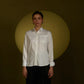 Camisa blanca de algodón con bordado de corazón anatómico modelo Corazón Anatómico de la marca Disímil – Camisería de lujo y diseño contemporáneo de autor hecho en Colombia | Casa Precis, Concept Store