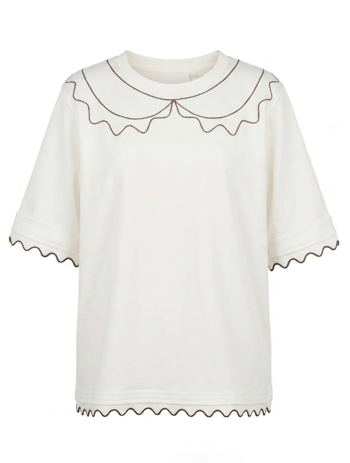Camiseta 100% algodón con estampado de corazones y bordados en las mangas | Prenda de Diseño Contemporáneo | Teresa Entre Hilos