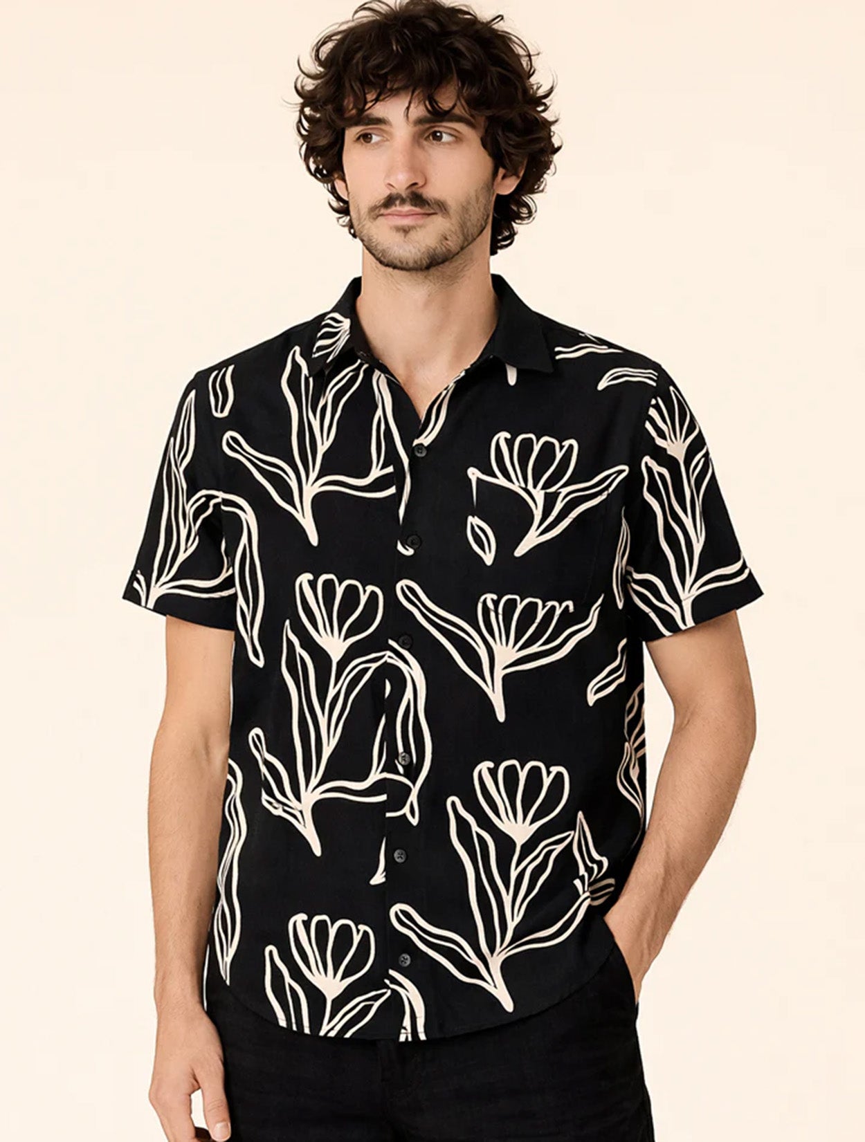 Camisa con estampado de tulipanes ilustrados de la marca Pardo – Moda de lujo contemporáneo y diseño de autor hecho en Colombia | Casa Precis, Concept Store