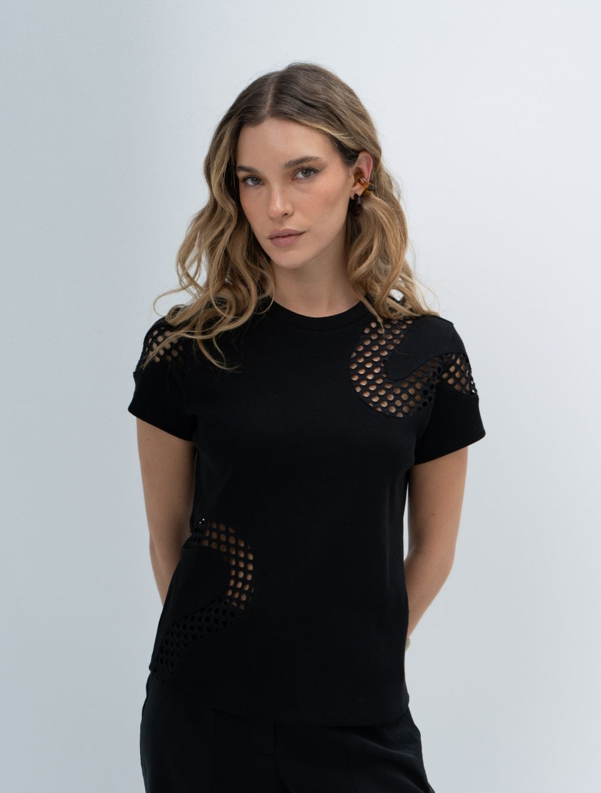 Camiseta Hissoria Black | Camiseta Femenina de Zierra Leona