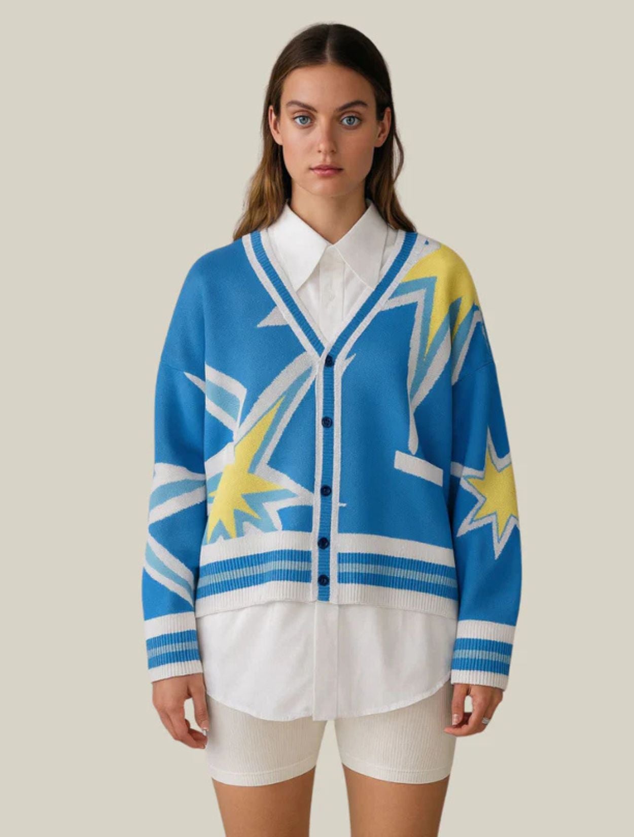 Galaxie Cardigan de la marca A Lot Studio en punto Jacquard con diseño gráfico cósmico y silueta oversized – Cárdigan de lujo unisex hecho en Colombia | Casa Precis, Concept Store