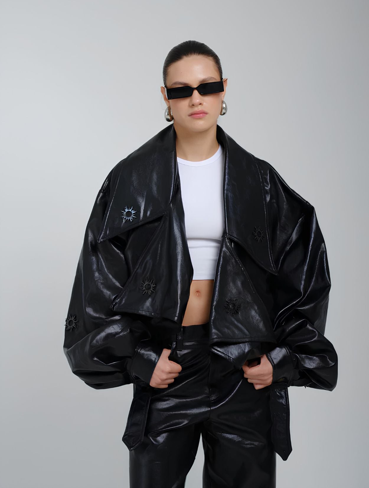 Chaqueta Ape de la marca A MODO MÍO con silueta sastrera estructurada de diseño de autor contemporáneo – Blazer de lujo hecho en Colombia | Casa Precis, Concept Store