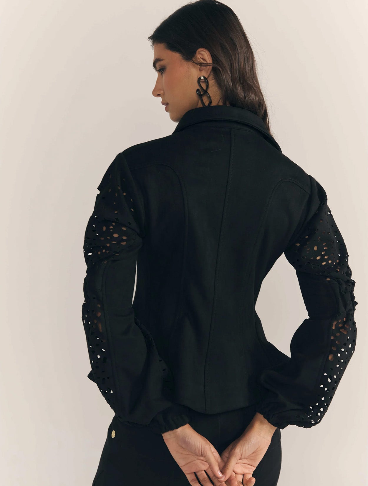 Chaqueta Jorobada Negro | Chaqueta Negra con Láser