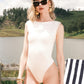 Enterizo Mermaid Ivory de la marca Barcés con diseño minimalista texturizado y silueta anatómica de una pieza en tono marfil – Traje de baño entero de lujo hecho en Colombia | Casa Precis, Concept Store