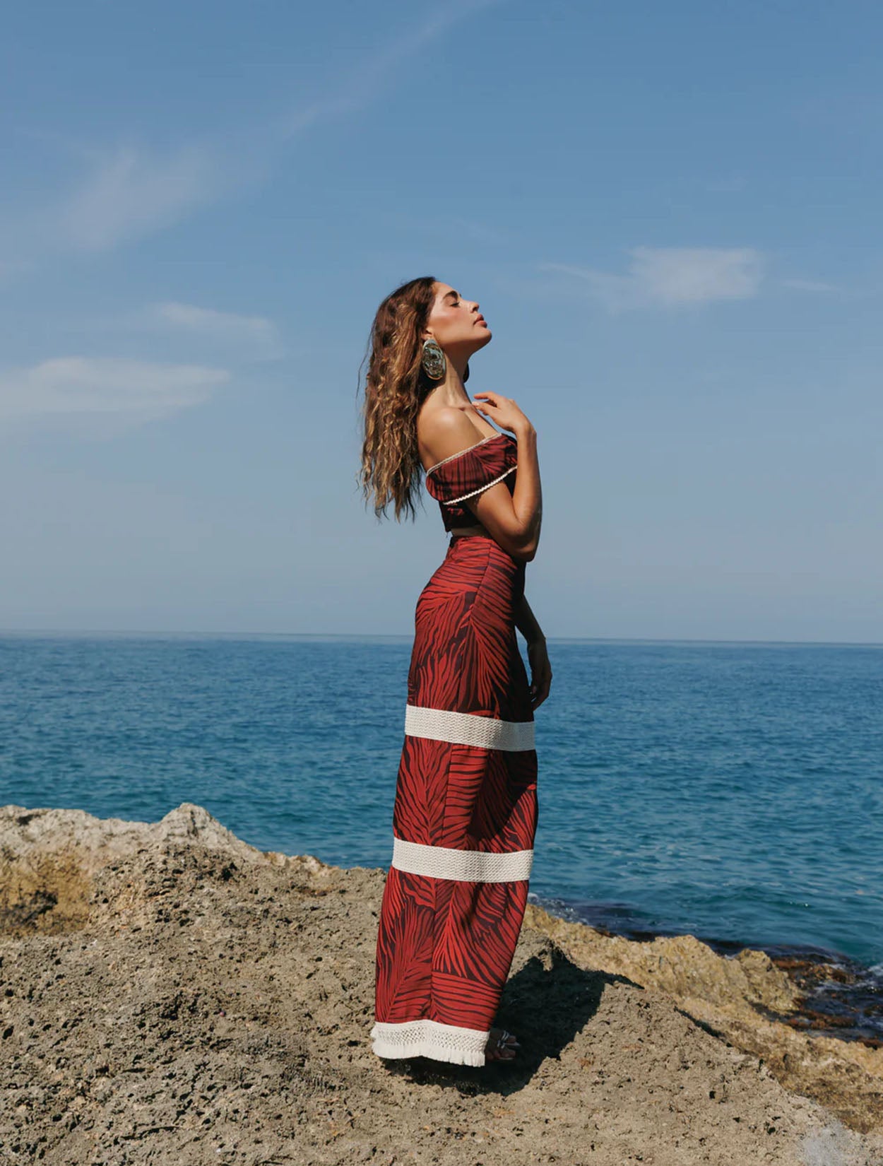 Solana Shirt de la marca Bianco con diseño fluido y volumen contemporáneo – Camisa de lujo y diseño de autor hecho en Colombia | Casa Precis, Concept Store