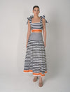 Falda Tangelo de la marca Mawina en color naranja vibrante con silueta fluida – Moda colombiana de lujo contemporáneo y diseño artesanal | Casa Precis, Concept Store