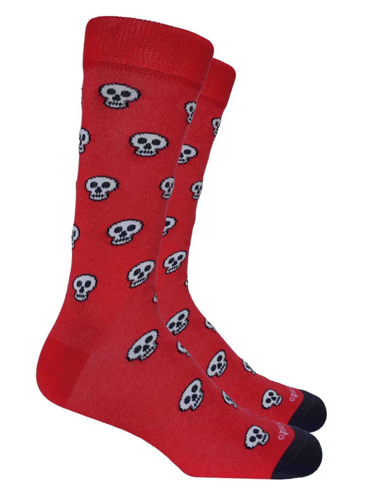 Medias rojas de algodón con patrón de calaveras bordadas de la marca Bassto – Accesorios de moda colombiana de lujo y diseño gráfico de autor | Casa Precis, Concept Store