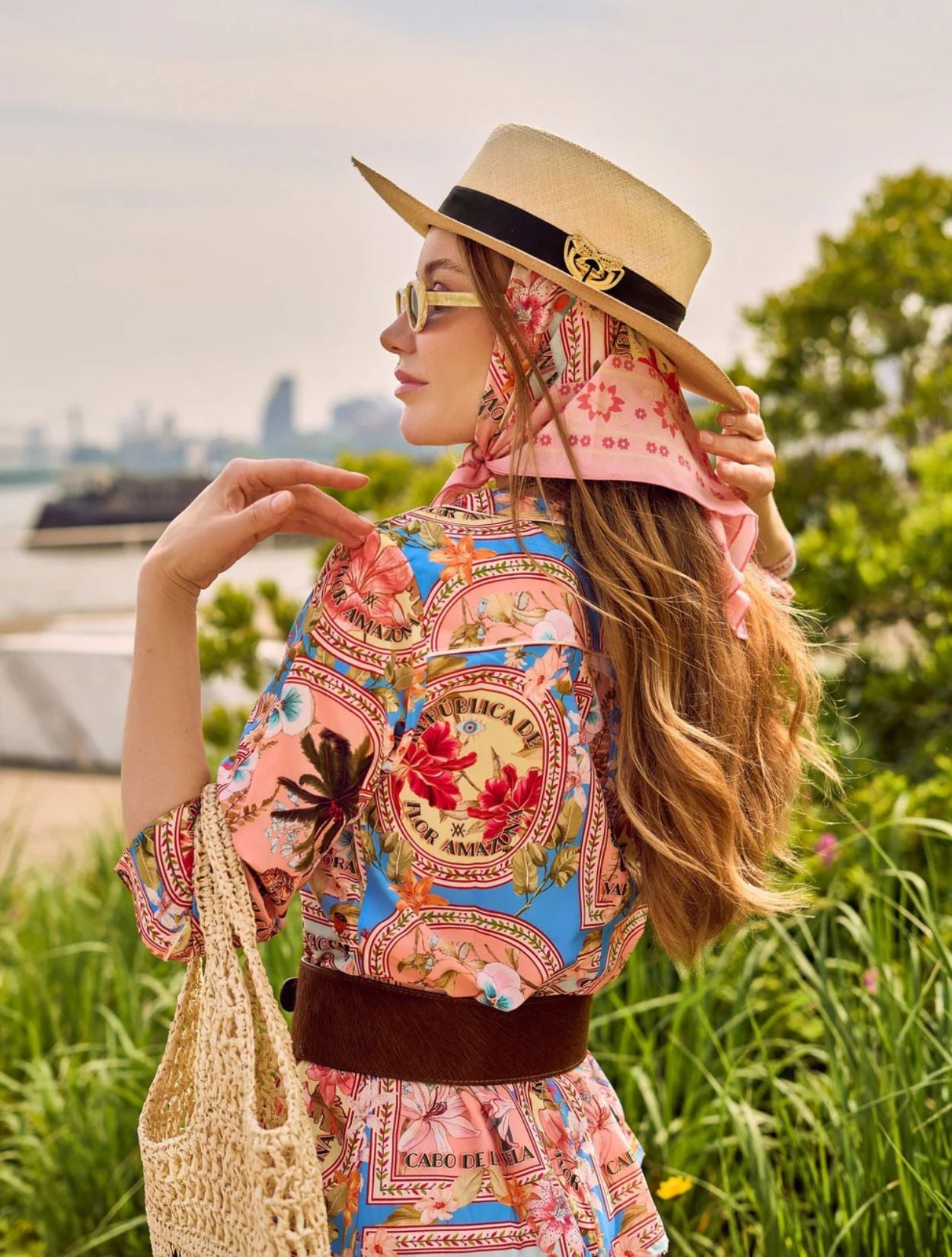 Mochila Nude de la marca Flor Amazona de diseño de autor artesanal con detalles de lujo contemporáneo – Bolso exclusivo hecho en Colombia | Casa Precis, Concept Store