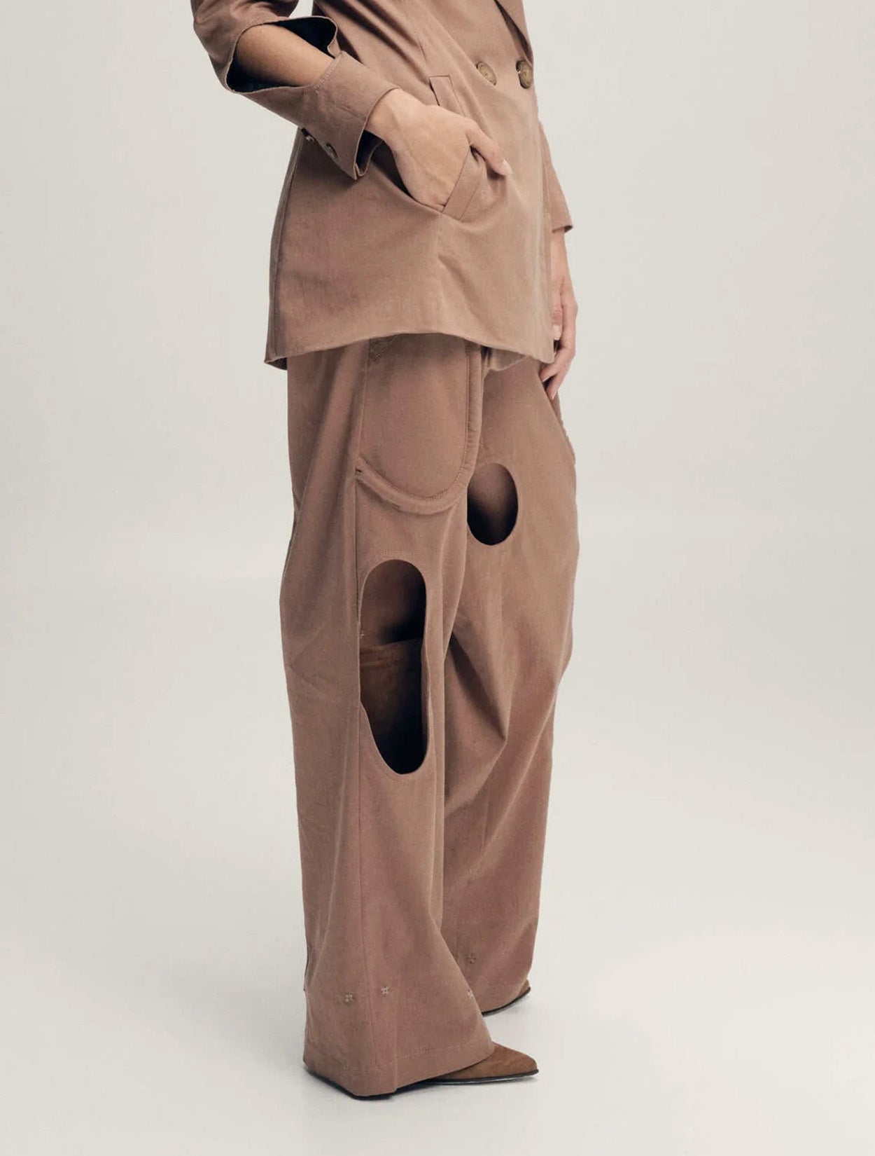 Pantalón Feralia Cacao | Pantalón Café de Zierra Leona