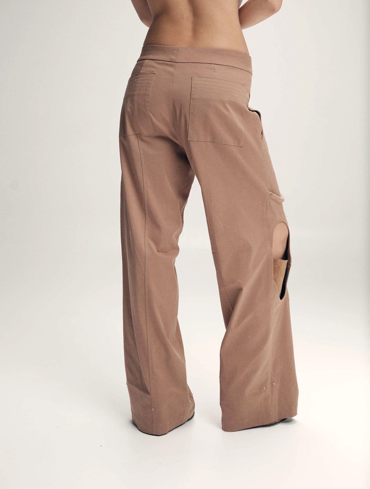 Pantalón Feralia Cacao | Pantalón Café de Zierra Leona