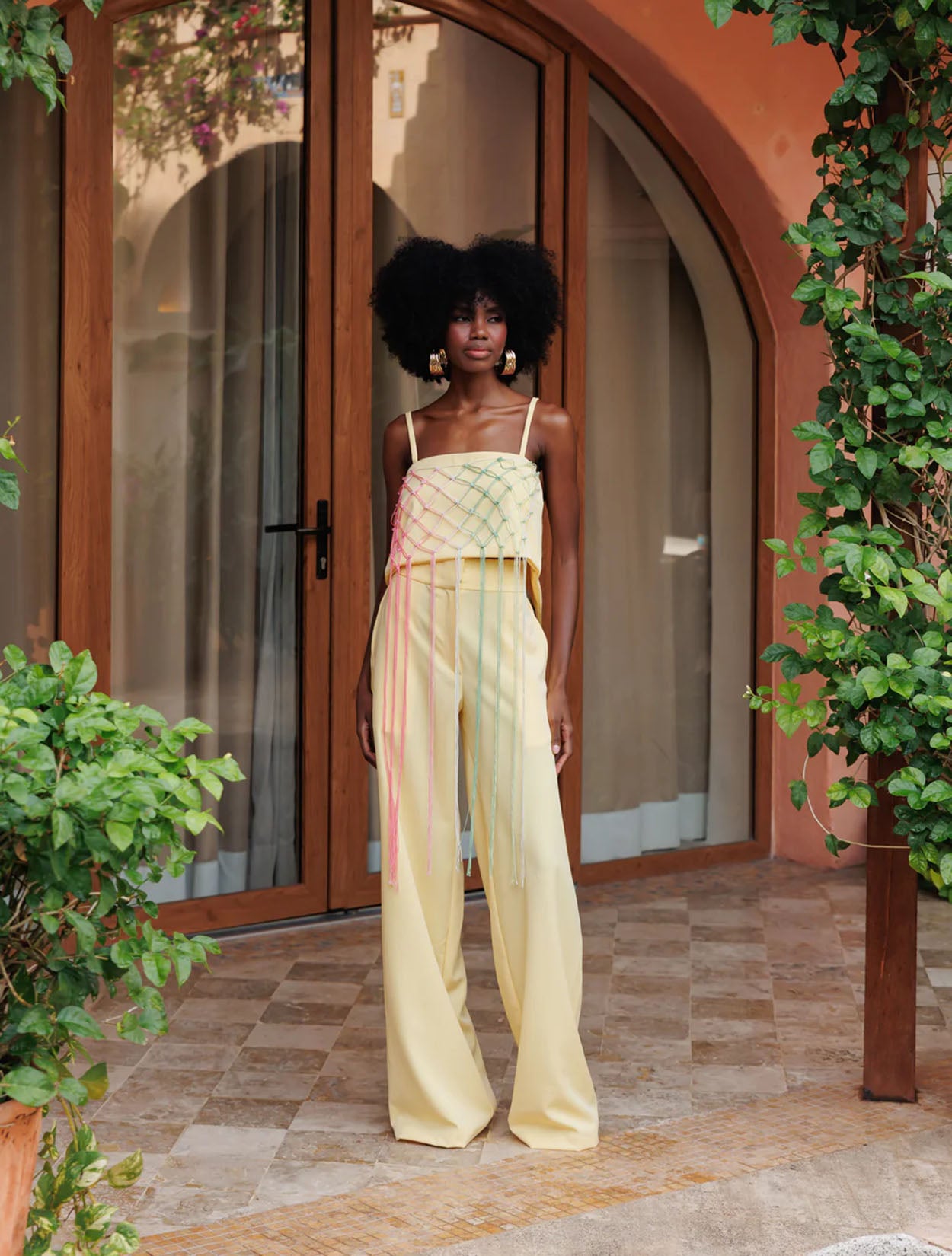 Sole Pant de la marca Bianco con diseño sastrero estructural y silueta de tiro alto – Pantalón de lujo y diseño de autor hecho en Colombia | Casa Precis, Concept Store
