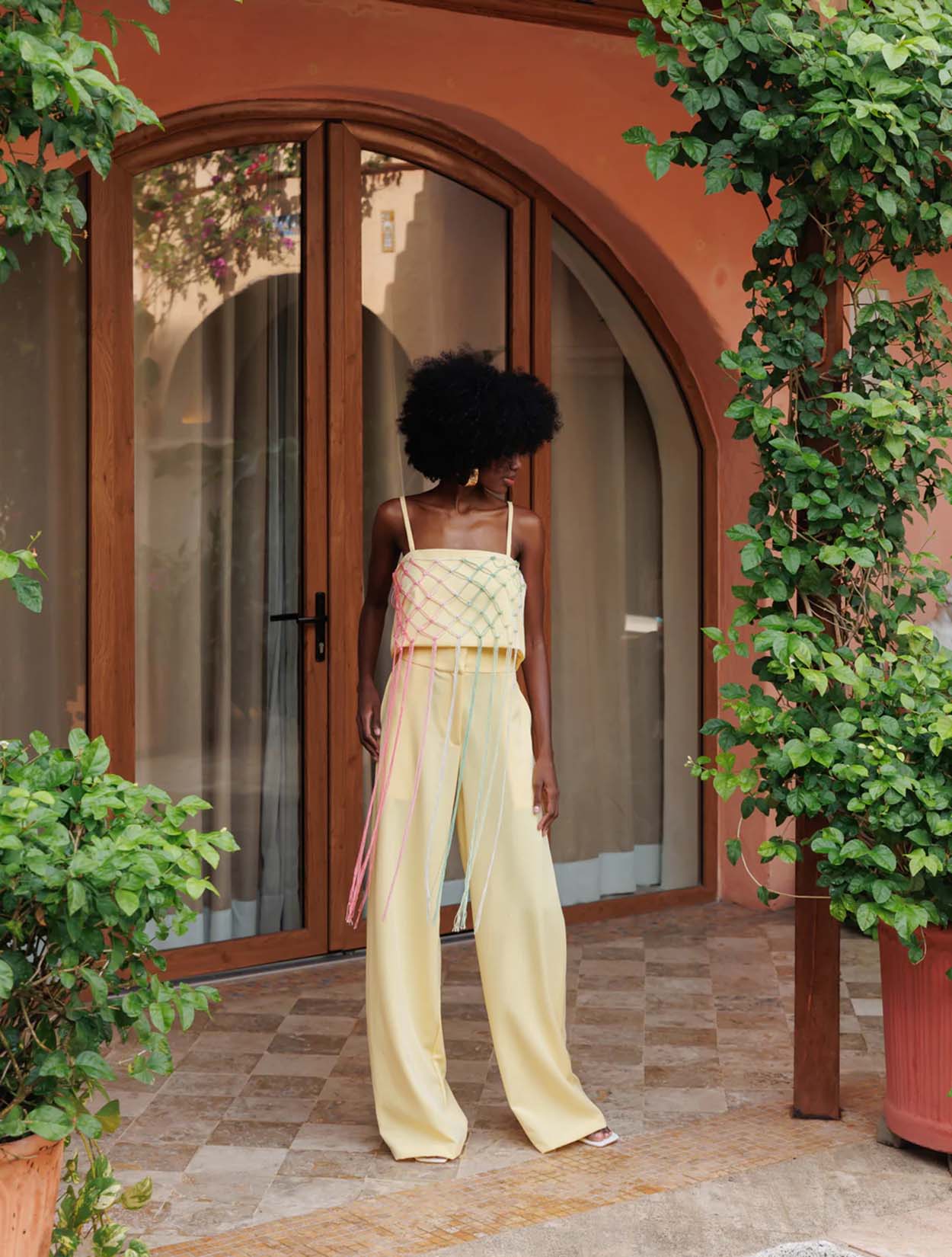 Sole Pant de la marca Bianco con diseño sastrero estructural y silueta de tiro alto – Pantalón de lujo y diseño de autor hecho en Colombia | Casa Precis, Concept Store