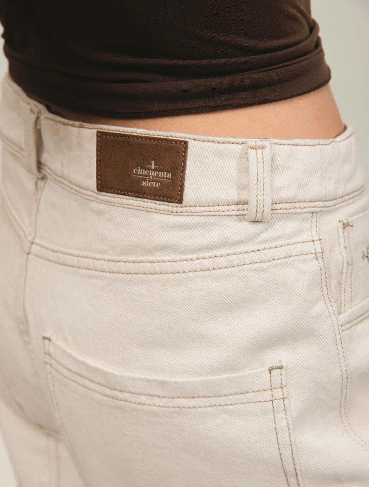 Pantalón Tierra | Pantalón de Denim Contemporáneo | +58