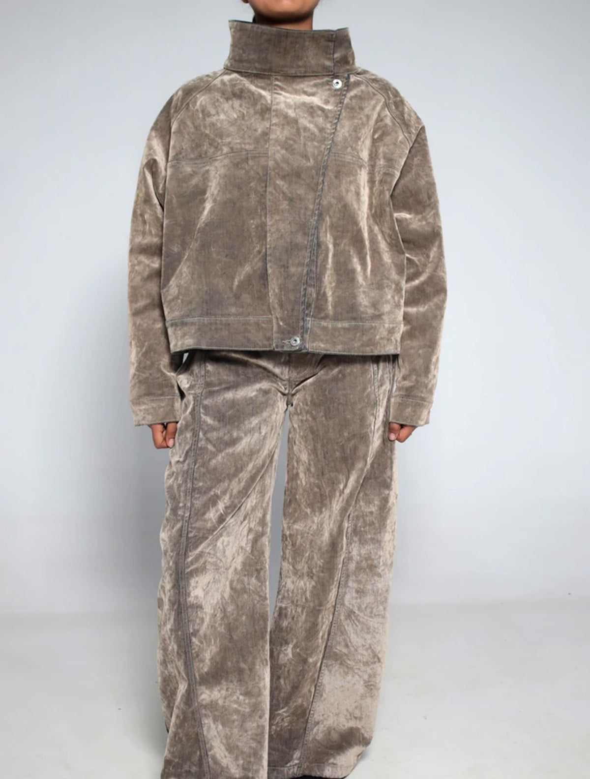 Pantalón Vestigo Mudo | Pantalón de Diseño Contemporáneo | +58