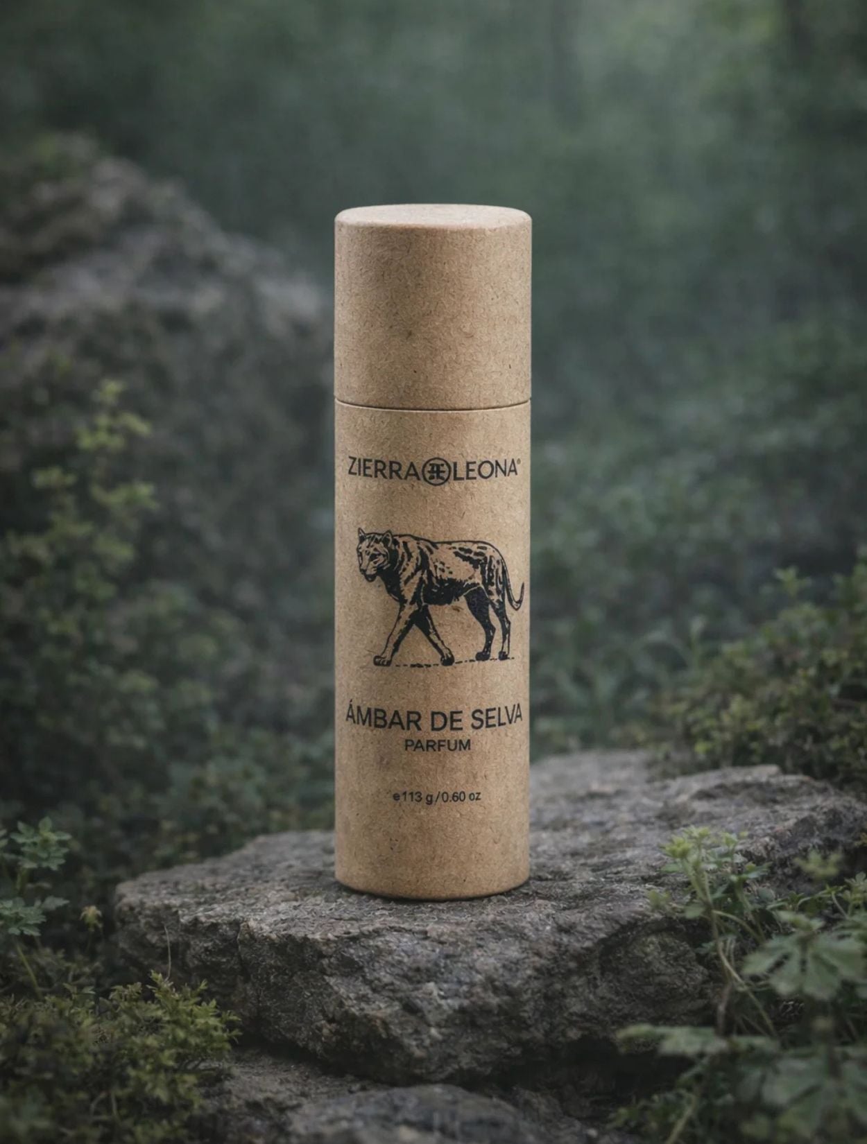 Perfume en barra Ámbar de Selva de la marca Zierra Leona – Fragancia sólida de autor con diseño botánico colombiano | Casa Precis, Concept Store