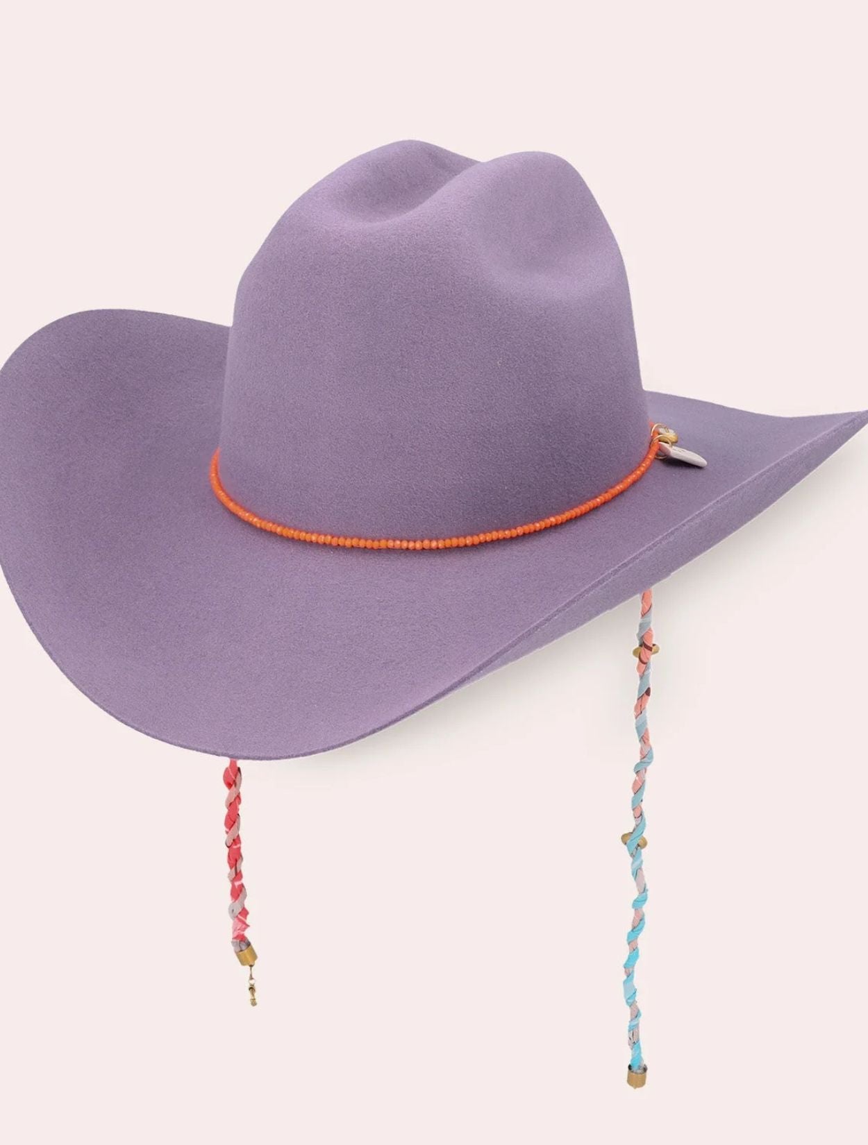 Sombrero Ace of Luck de la marca SerSer en fieltro premium con detalles gráficos simbólicos y ala estructurada – Sombrero de lujo de autor hecho en Colombia | Casa Precis, Concept Store