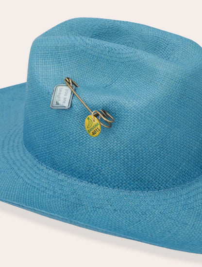 Sombrero Unhidden de la marca SerSer en fieltro premium con diseño de revelación de autor y ala ancha estructurada – Sombrero de lujo artesanal hecho en Colombia | Casa Precis, Concept Store
